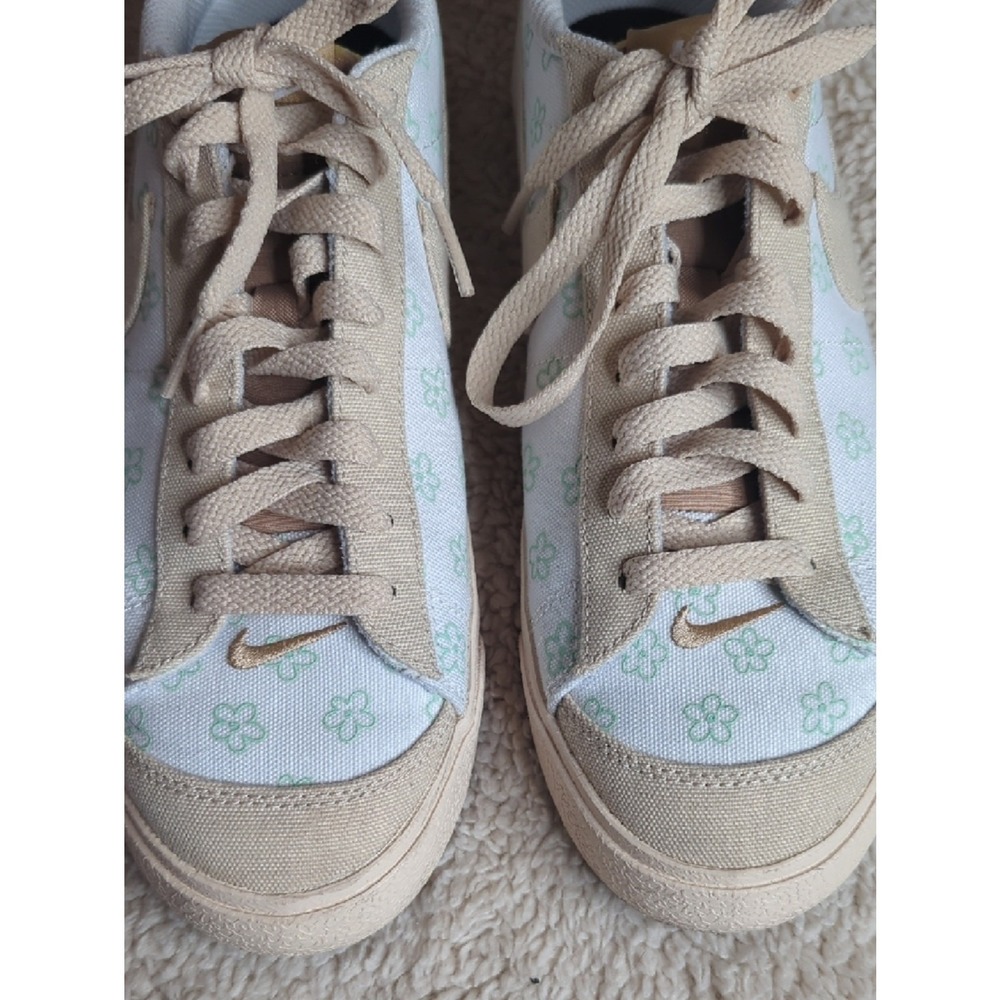 Nike Women's Beige‎ Canvas Sneakers with Mint Floral Accents - Picture 2 of 9